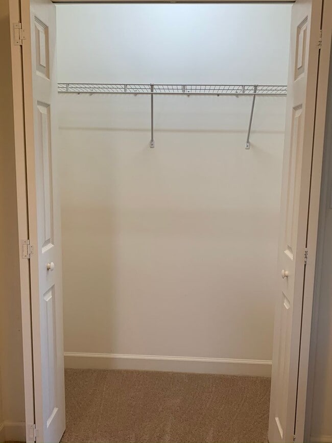 Building Photo - 115 Clusters Cir