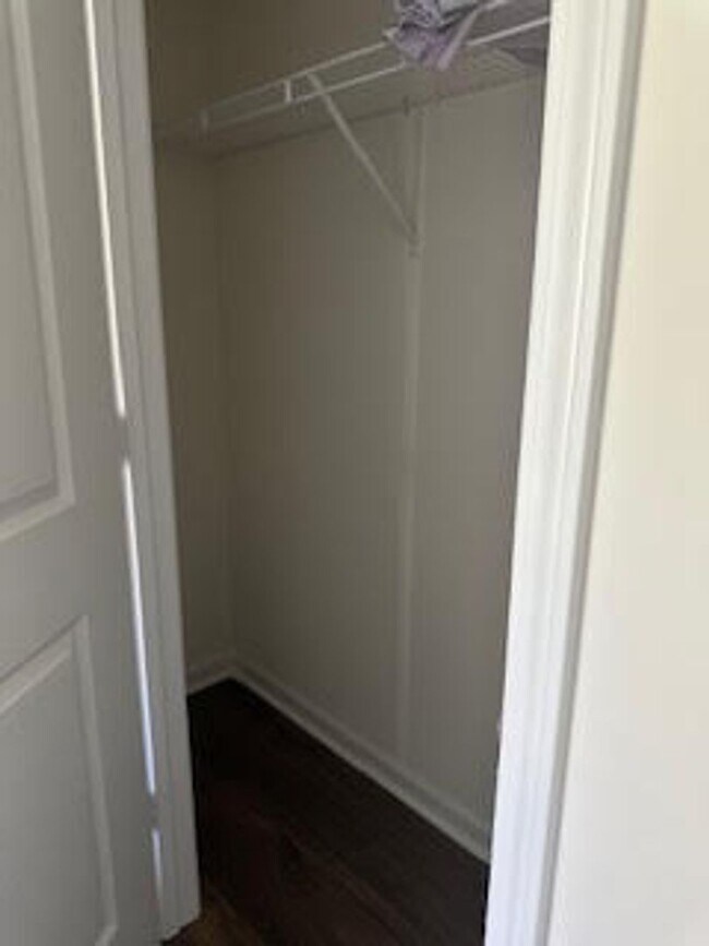 Building Photo - Knoxville 37932 - FULLY FURNISHED $3,300.0...
