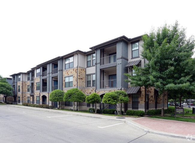 Building Photo - Fitzhugh Urban Flats