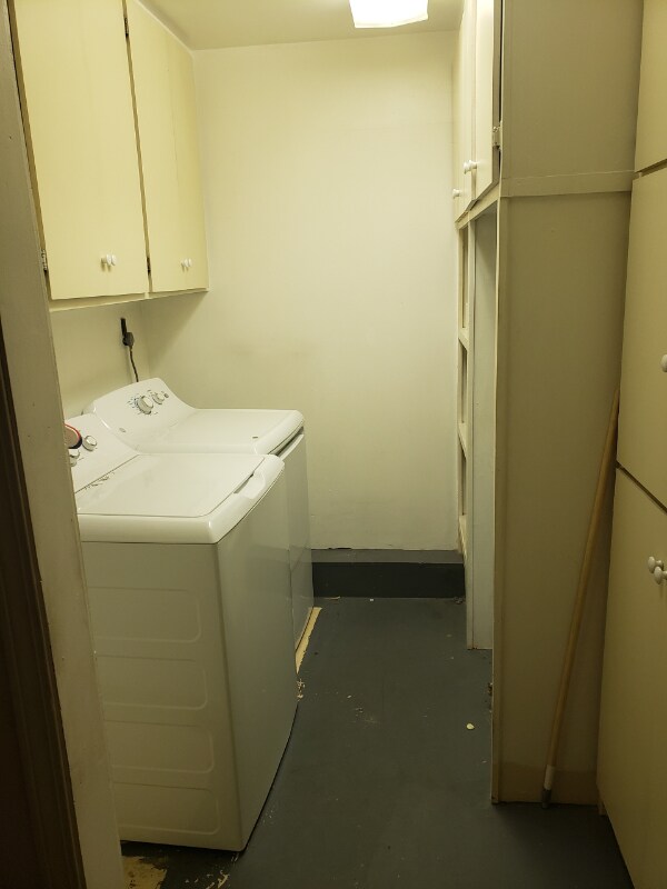Building Photo - 1356 S Mesa Dr