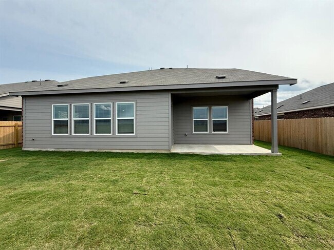 Building Photo - 519 Vantage Dr