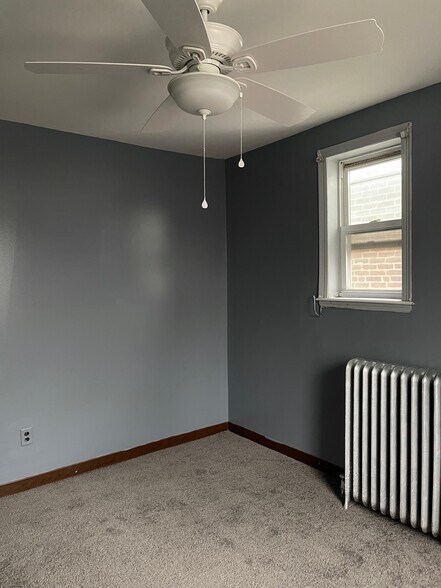 Building Photo - 4123 E Roosevelt Blvd
