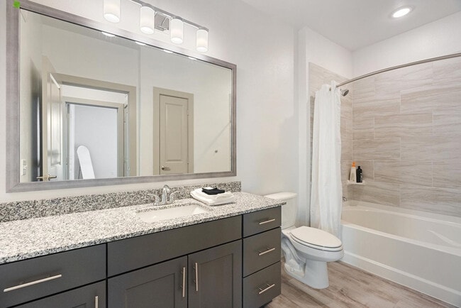 Building Photo - 12100 1/2 Ferrystone Glen Dr