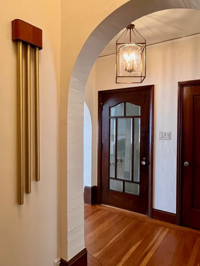 Building Photo - New On Market! Gorgeous Marina Home