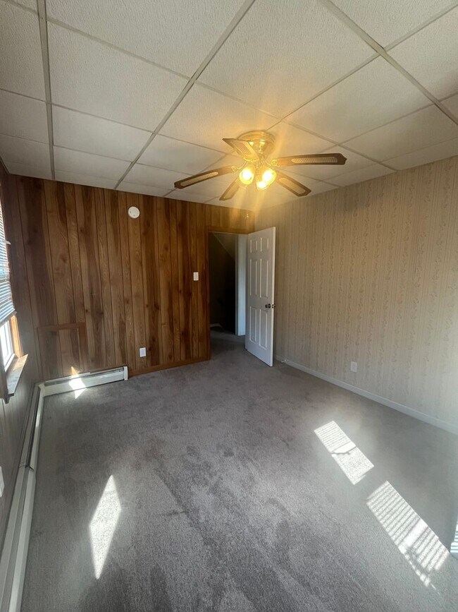 Building Photo - Available Now! 3 Bed, 1 Bath in Boyertown