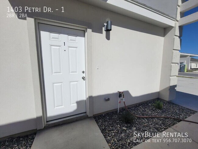 Building Photo - 1403 Petri Dr