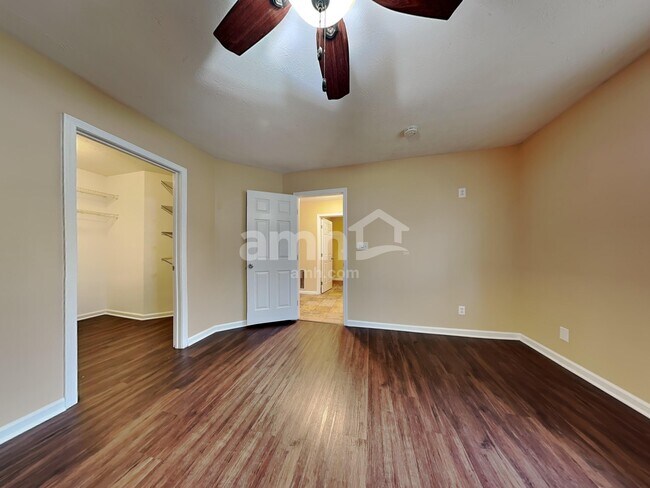 Building Photo - 17 Mark Twain Ct