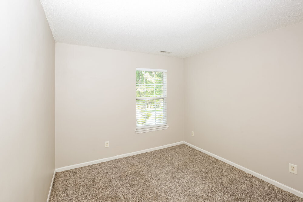 Building Photo - 15738 De Havilland Dr