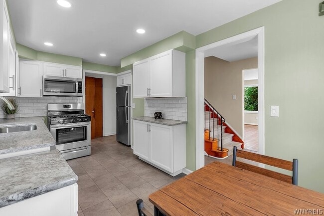 Building Photo - 69 Berryman Dr