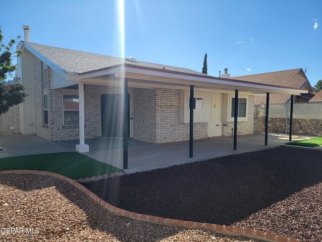 Building Photo - 8695 Pilgrimage Cir
