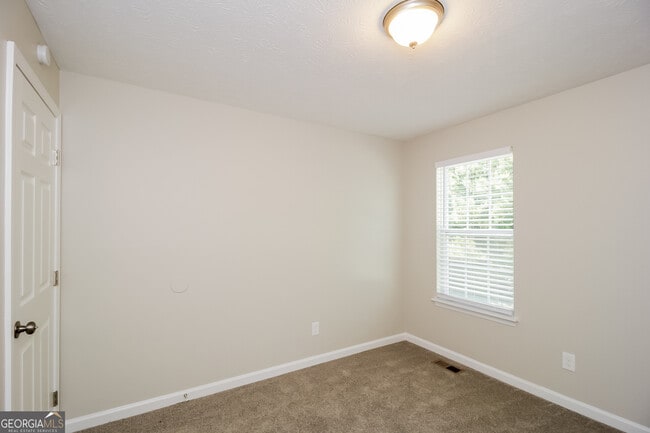 Building Photo - 7985 E Field Dr