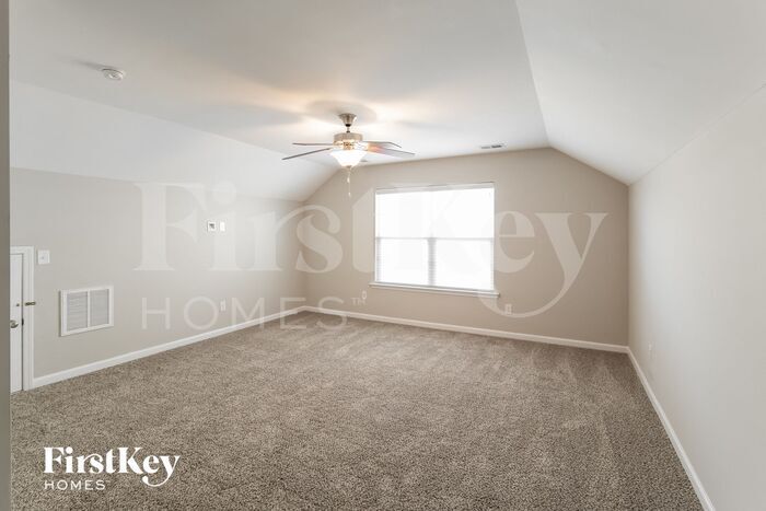 Building Photo - 413 Forsythia Ave