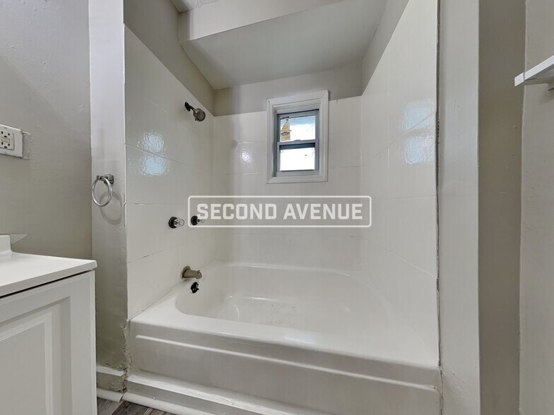 Building Photo - 5808 Prospect Ave