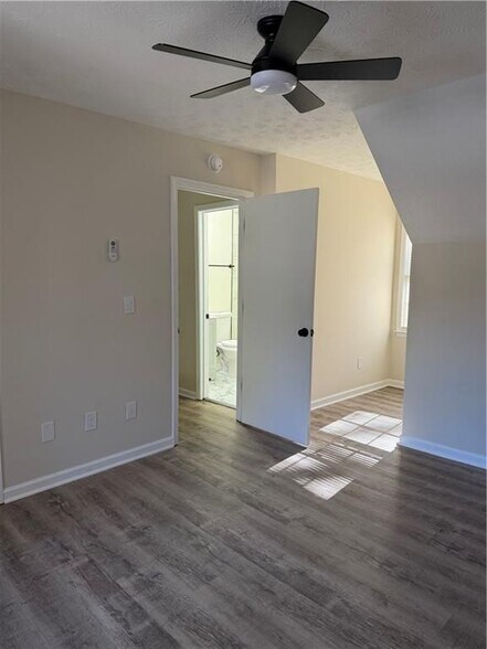 Building Photo - 5341 Ridgemere Ct