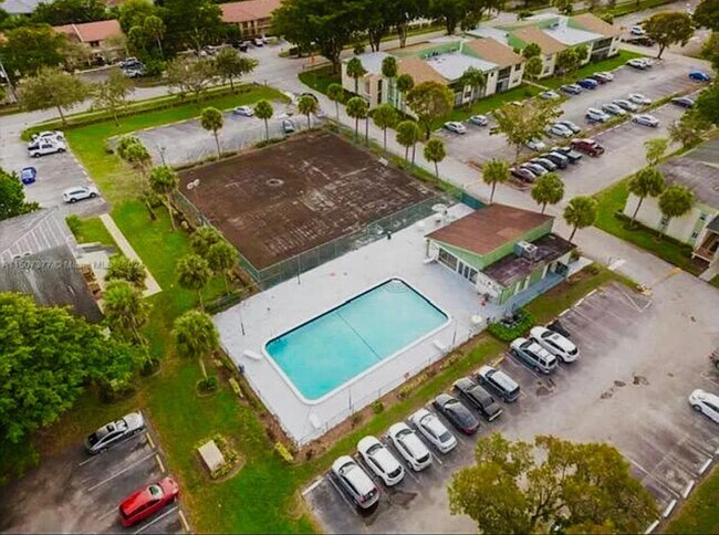 Building Photo - 4147 NW 90th Ave