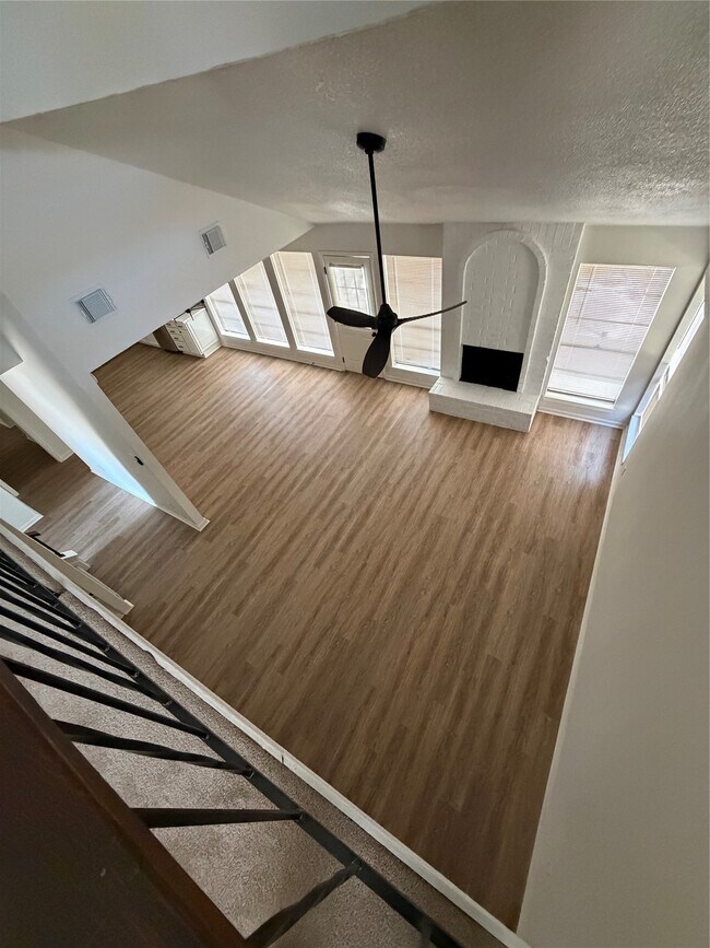 Building Photo - 23103 Calico Corners Ln