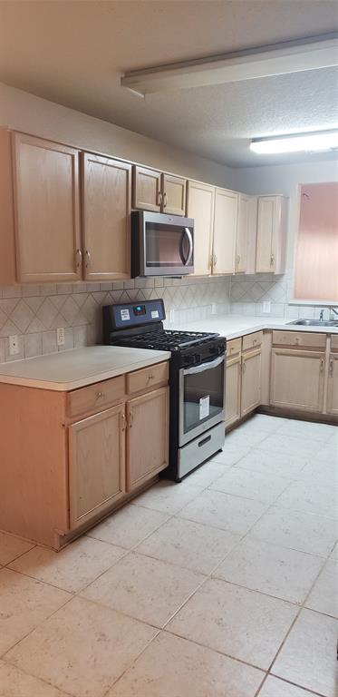 Building Photo - 15003 Sugar Sands Dr
