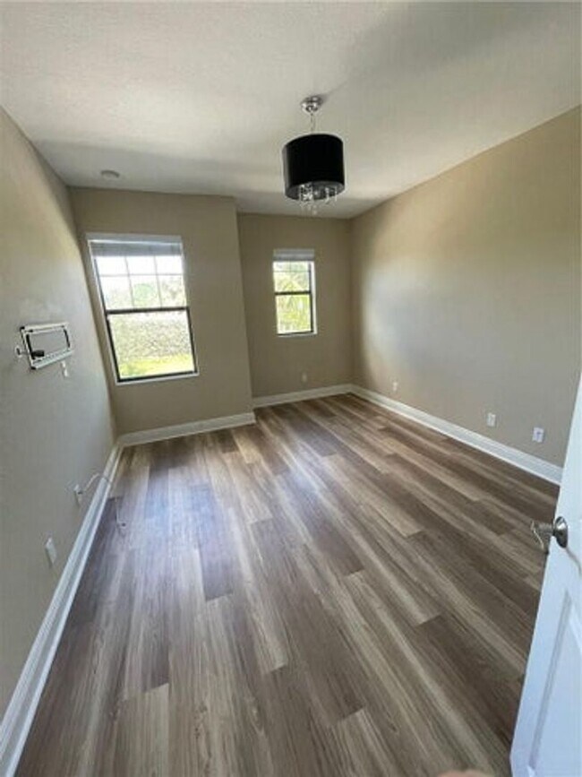 Building Photo - 11170 NW 83 Manor