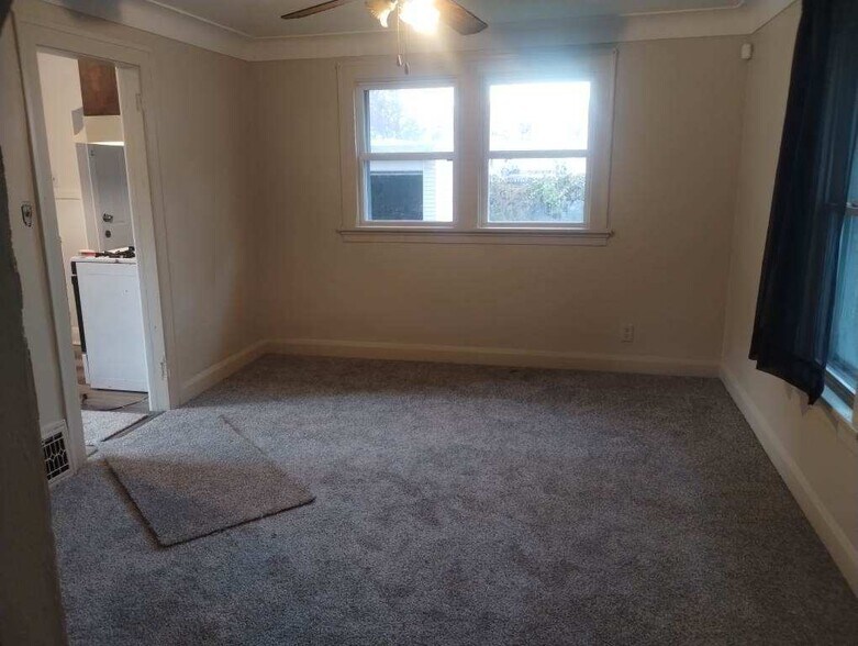 Building Photo - 1934 Brame Pl