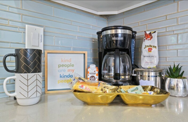 Building Photo - 6099 Scripps St