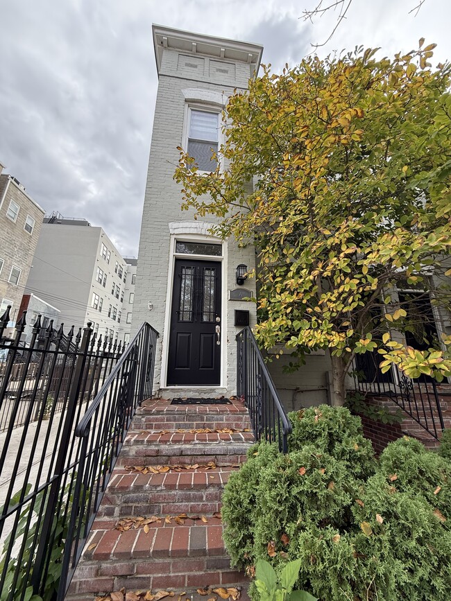 Building Photo - 14 O St NW