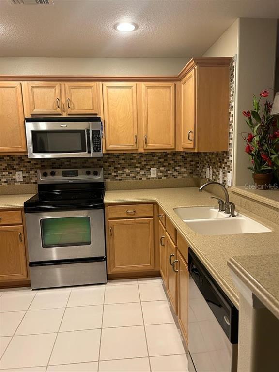 Building Photo - 8807 White Sage Loop