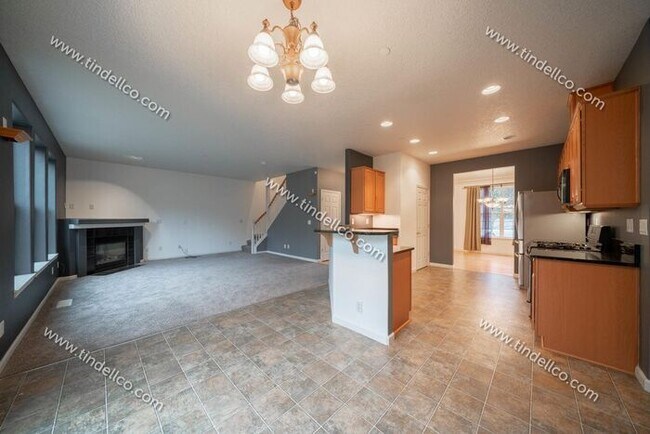 Building Photo - Bright & Elegant 3-Bedroom w/ Study and En...