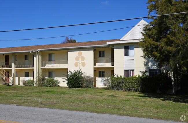 Building Photo - The Studebaker Apartments | 1 & 2 Bedroom Apartments in Ocala, FL