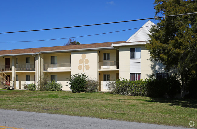 Building Photo - The Studebaker Apartments