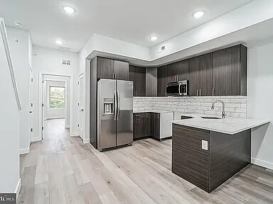 Primary Photo - 2212 N Marshall St