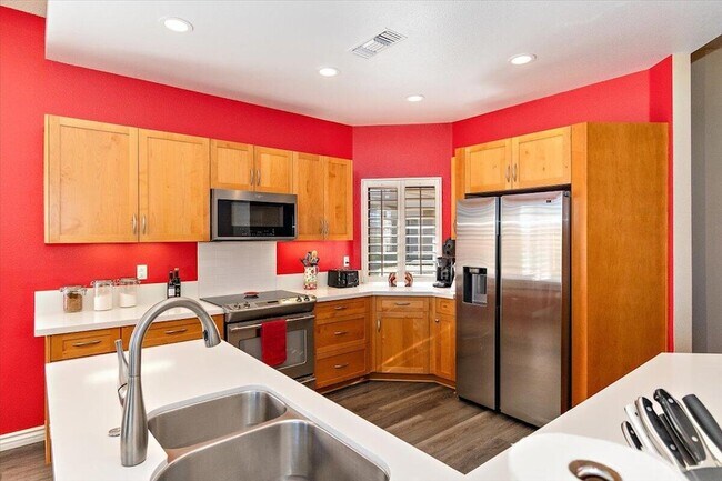 Building Photo - 54838 Oak-Tree