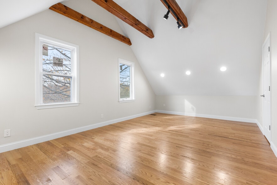 Building Photo - 322 Jefferson Ave