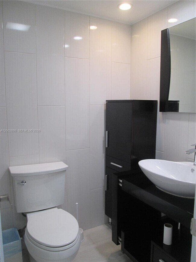 Building Photo - 251 174th St