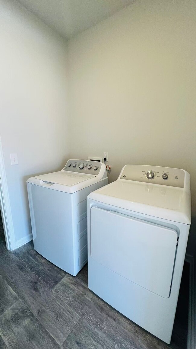 Building Photo - 116 Amethyst Dr