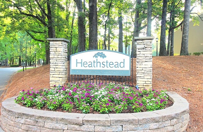 Building Photo - 2 Bedroom Condo in South Park!