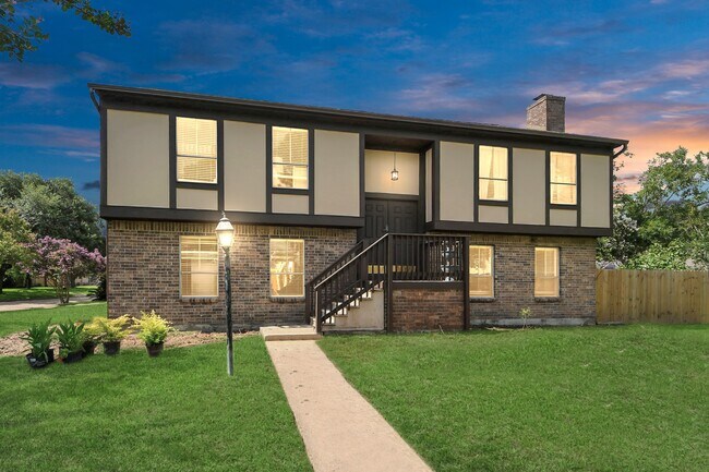 Primary Photo - 19503 Mission Mill Ln