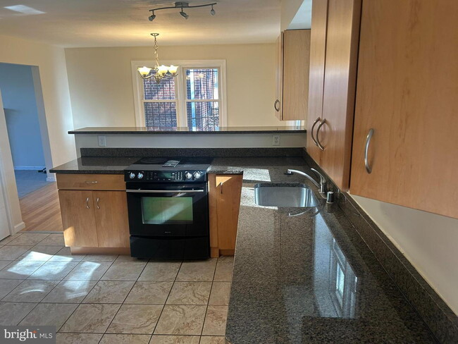 Building Photo - 3013 Nash Pl SE