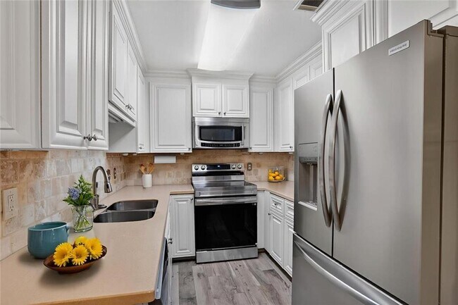 Building Photo - 27207 Plantation Dr NE