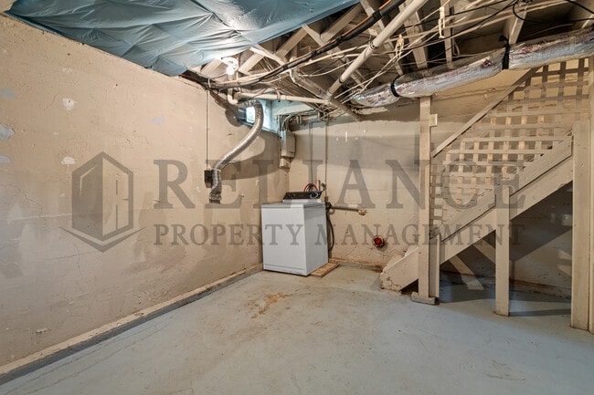 Building Photo - 412 N Lorraine Ave