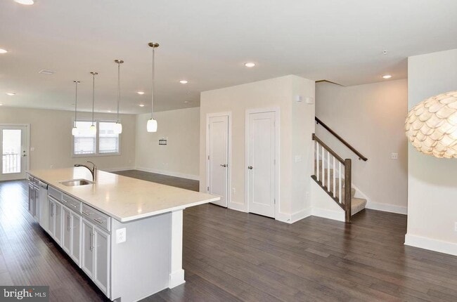Building Photo - 44858 Tiverton Sq