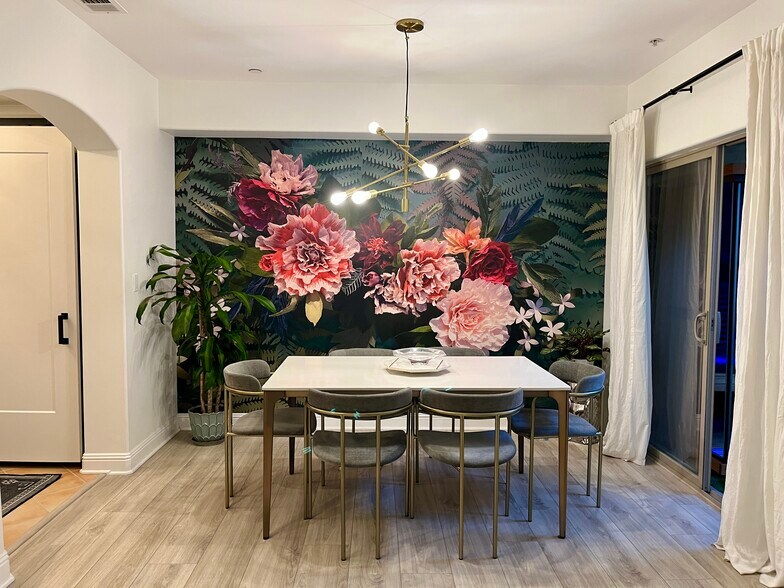 Building Photo - 5037 Rosewood Ave