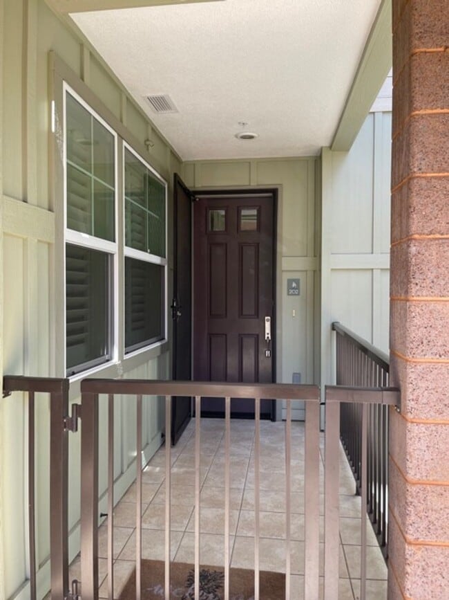 Building Photo - 10 Upena Ln
