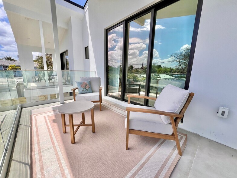 Building Photo - 300 SW 7th St