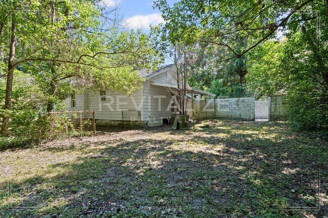 Building Photo - Charming 3 Bed 2 Bath Bungalow in Mobile