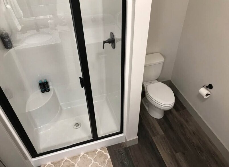 Building Photo - 106 Broken Pine Ln