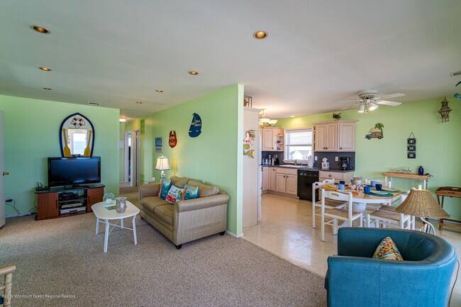 Building Photo - 2102 Oceanfront