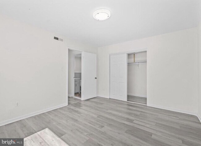 Building Photo - 10025 Fair Wds Dr