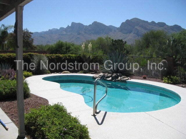 Building Photo - 877 W Annandale Way