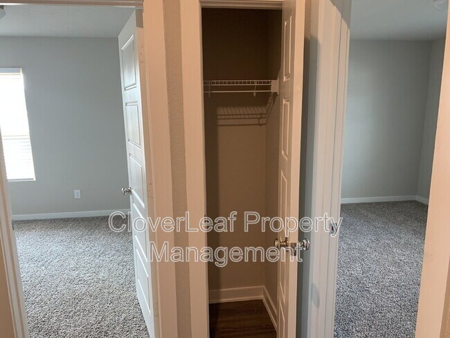 Building Photo - 708 Stonemanor Bay