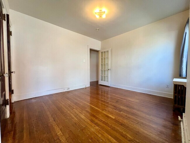 Building Photo - Beautiful One Bedroom in Oakland! Equipped...